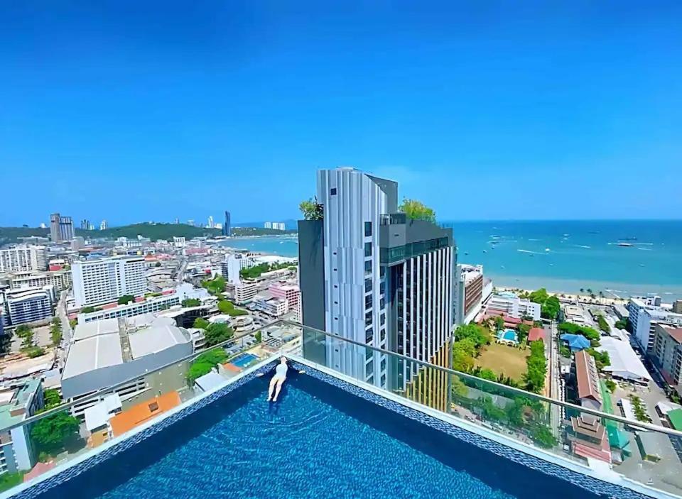 Great Location With Infinity Pool - Central Pattaya Apartment Exterior photo